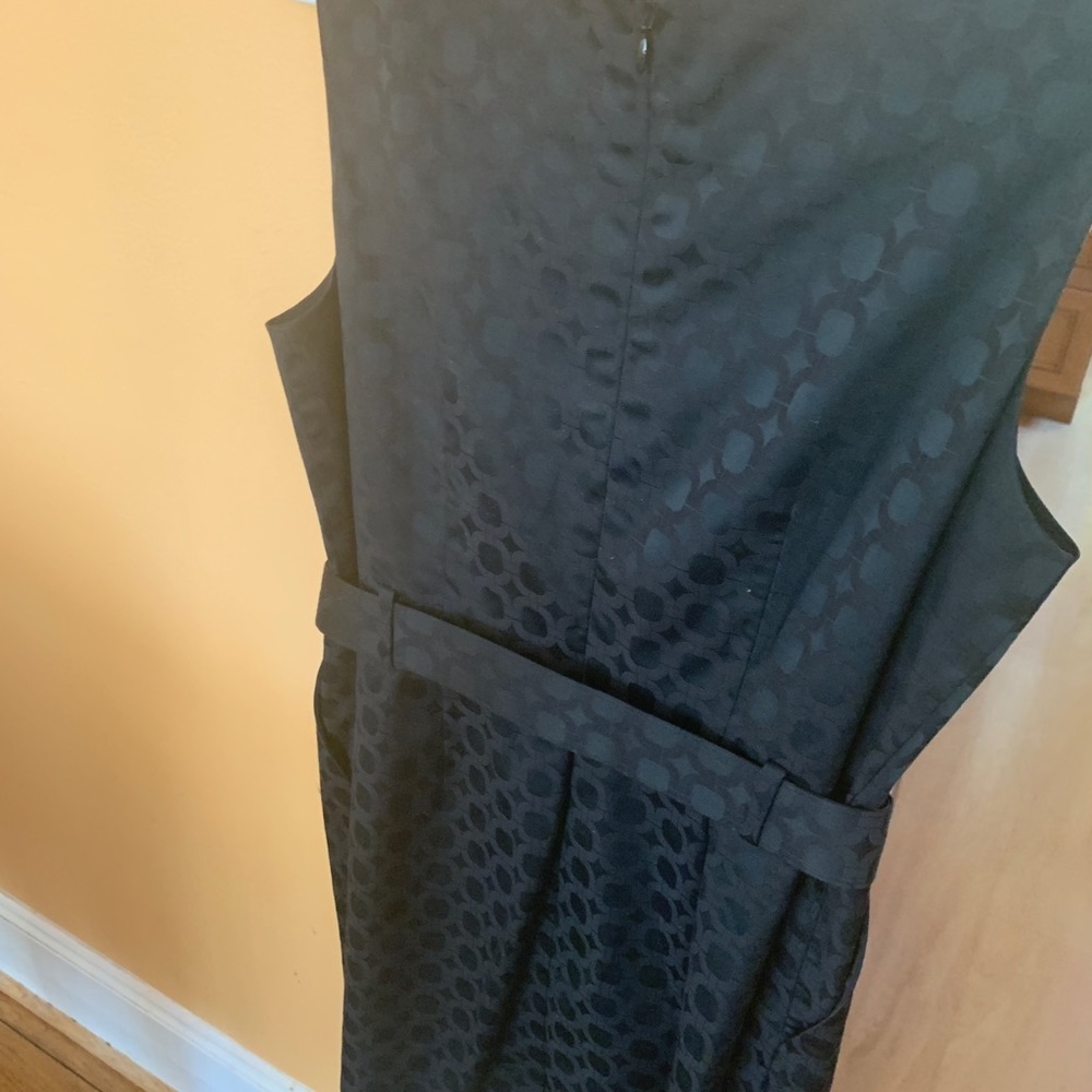 Dress - Picture 9 of 10